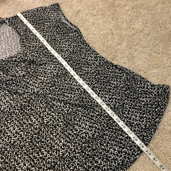 Tan Jay B&W Modular Net Print Cascade Neck Cap Sleeve Stretchy Blouse Top 1X - Picture 16 of 16